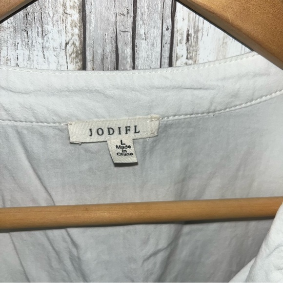 Jodifl White Floral Embroidered Blouse - Picture 5 of 5